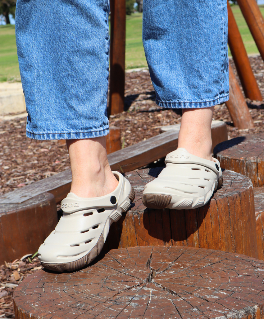 BOGS Beige Slip-On Clogs Unisex Bogs Boga Clogs Review - Sizing Fit Comfort - YouTube main image 3