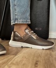 Elska Vayah Solid Chrome Sneakers