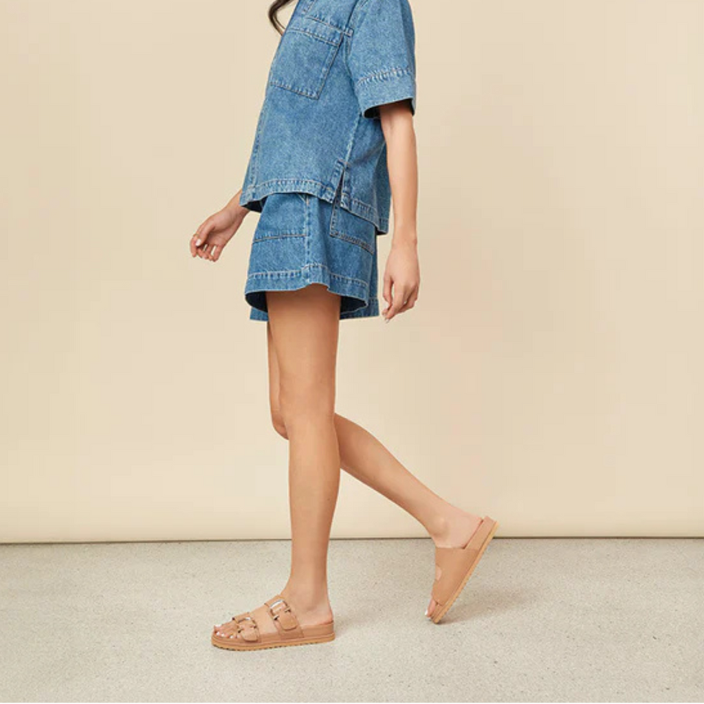 Frankie4 Deon Stud Camel Slide – Bstore