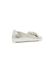 Frankie4 Hannah III Silver Tumbled Flats