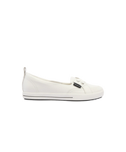 Frankie4 Sophie IV White Tumbled Flats