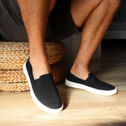 mens lightweight travel sneakers 