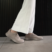 womens comfortable travel sneakers