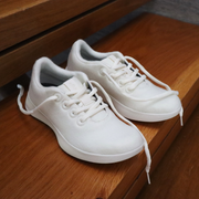 travel sneakers womens