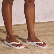 Archies Arch Support Original White Thongs