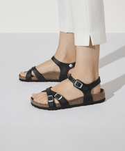 Traditional Cross Strap Summer Sandal Adjustable Ankle Strap Comfortable Everyday Birkenstock Sandal 