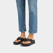 FitFlop F-mode Crochet-Stitch Leather Flatform Toe-Thongs Black