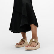 Fitflop Fino Glitterdust Metallic Toe-Post Sandals Platino