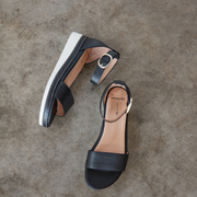 frankie4 skye sandal on foot