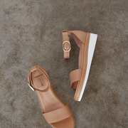 frankie4 skye sandal on foot