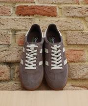 Comfortable sneakers lace up 
