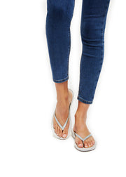 FitFlop iQushion Ergonomic Thongs Silver