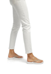 FitFlop iQushion Sparkle Thongs White