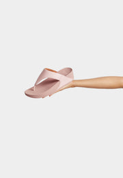 FitFlop Lulu Leather Toe Post Sandals Pink
