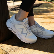 womens walking sneakers white