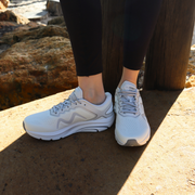 womens walking sneakers white