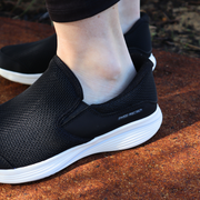 womens lightweight walking sneakers