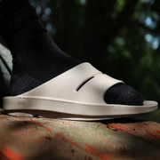 OOFOS OOahh Nomad Slides
