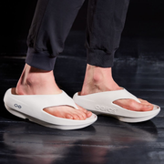 OOFOS OOriginal Plus Chalk Thongs