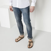 Birkenstock Gizeh Oiled Leather Tobacco Brown Sandals