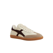 comfortable mens and womens casual sneakers