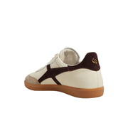 comfortable mens and womens casual sneakers